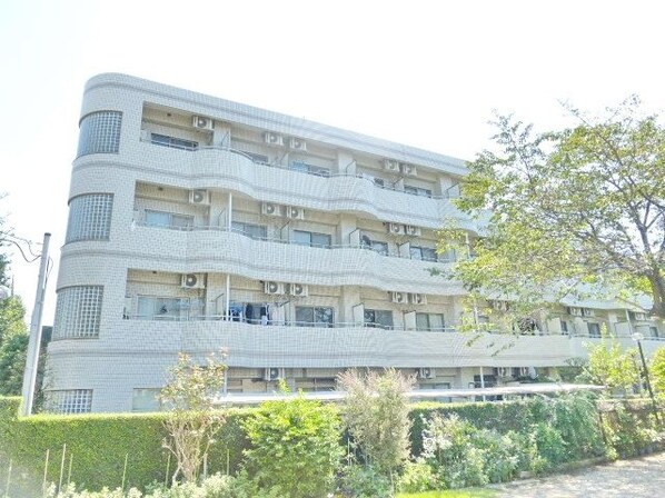 エステージ西調布の物件外観写真